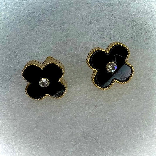 Earrings clover with pearl